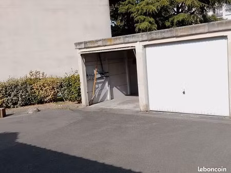 vends box 14 m² hauts de rueil _début juillet