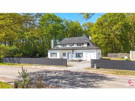ruime open bebouwing van 328m² met 5 slpk op toplocatie!