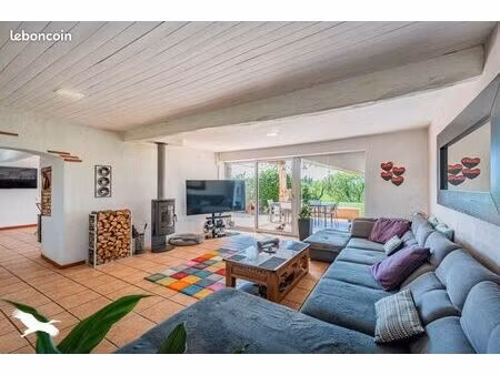 ferme 4 pièces 150 m²