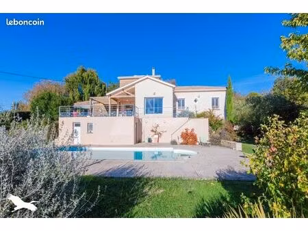 villa 6 pièces 185 m²