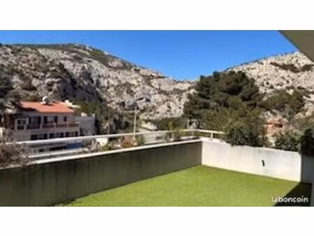 très beau t3 de 82 m2  deux belles terrasses  orienté sud  calme  lumineux  place parking 