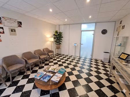 local commercial 3 pièces - 103 m²