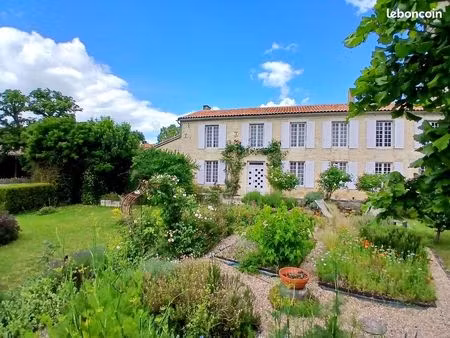 propriété 6 pièces 207 m²
