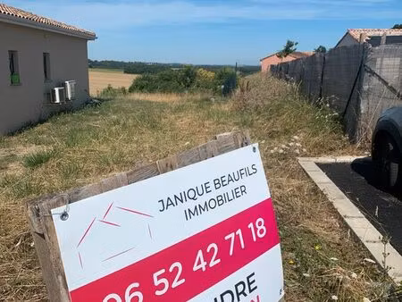 terrain 825m²