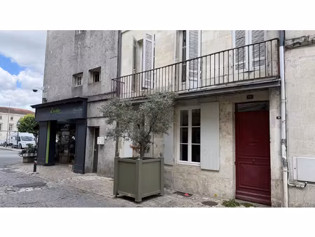 jolie maison de ville centre ville de st jean d'angély