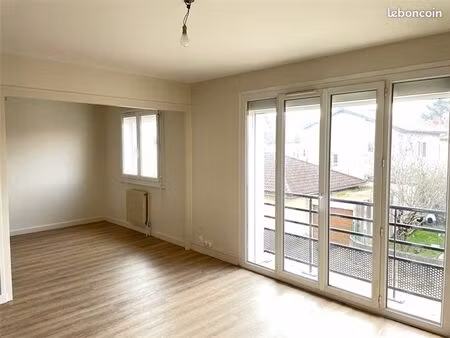 appartement 3 pièces 69 m²