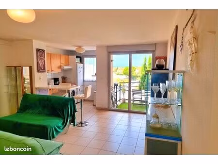 appartement t3 meublé  climatisé avec piscine - st estève - 990