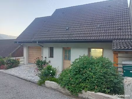 appartement dans maison avec jardin privatif