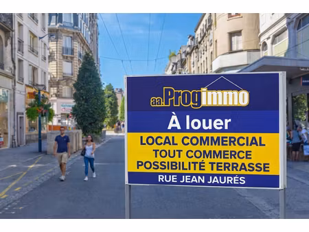 location local commercial