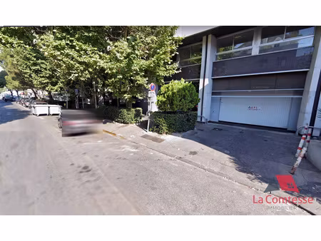 location parking marseille 8ème