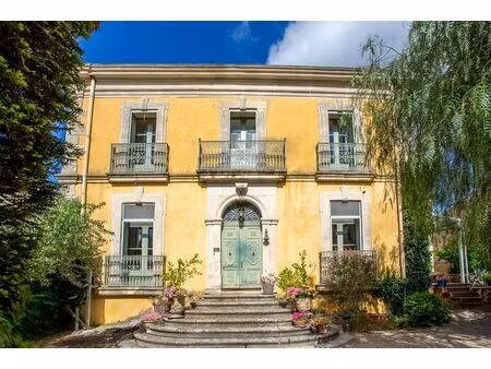 prestigieuse maison bourgeoise avec activité d'hébergement renta