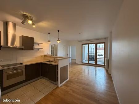 appartement 2 pièces avec balcon  cave et parking – levallois-perret