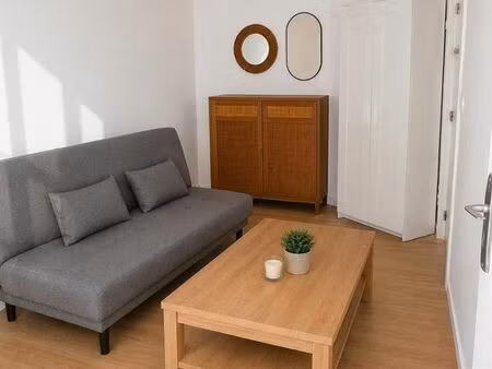 location studio meublé