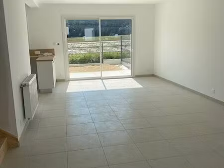 maison neuve ploudaniel