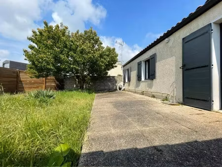 st- rogatien – maison t3 avec jardin et garage