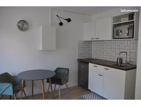 studio meublé état neuf  tout confort et entièrement équipé avec goût