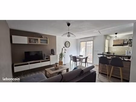 t2 bis meublé - 57m2 avec extérieur