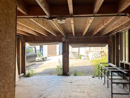 garage ou lieu de stockage