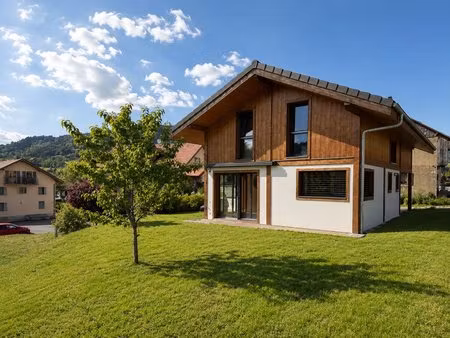 maison récente ossature bois 114 m2 4 chambres terrain 646 m2 centre villard vue montagnes