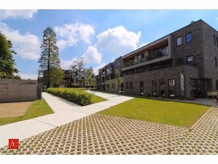 appartement te koop in sint-niklaas met 1 slaapkamer