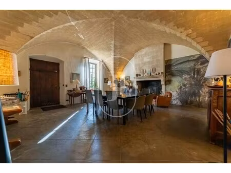 maison de luxe à vendre à montaren-et-saint-médiers : 1 350 000 € | 460m²