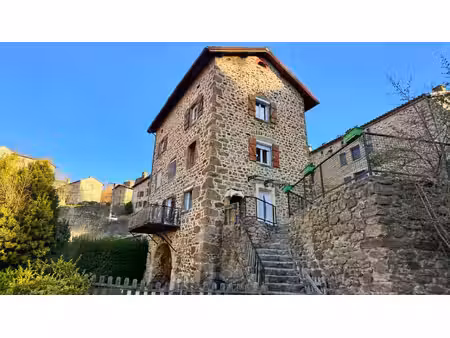 bourg-argental 42220 maison individuelle en pierre au coeur du pilat
