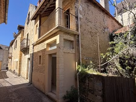 maison rénovée de plain-pied avec terrasse et maison attenante à rénover au coeur d'un...