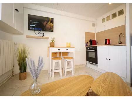 location duplex 1 pièces 20 m2 à saint-mitre-les-remparts