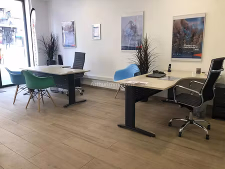 location local commercial 2 pièces 45 m2 à aubagne