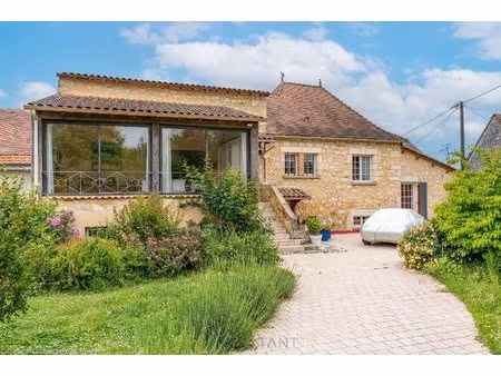 monbazillac: ancien chai devenu maison spacieuse et confortable