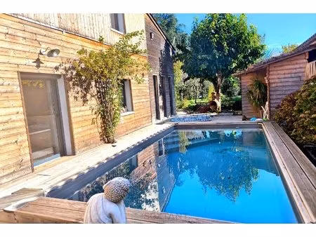 proche centre ville  maison familiale avec 2 studios  piscine et garage