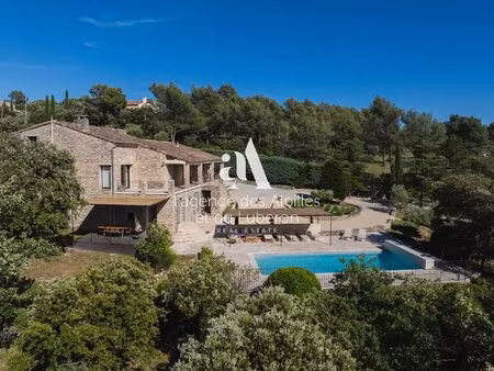 gordes - maison en pierre renovee avec piscine et vues panoramiques