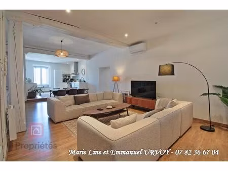 appartement t3 bis de 109 m² dans bel immeuble avec ascenseur et place de parking...