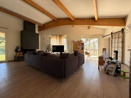 maison de 6 pièces de 250 m² à éguilles