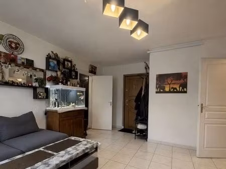 appartement 3 pièces avec cave et place de parking