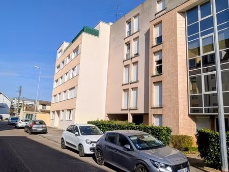 cote d'or (21) - dijon proche republique - studio de 17 m² avec