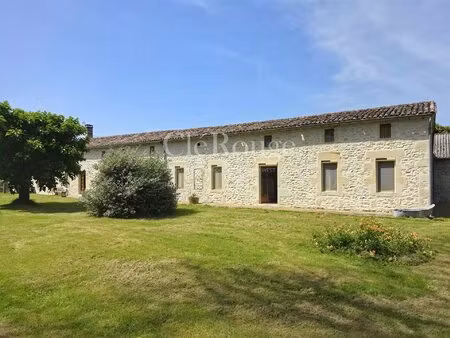 charmante longère de 4 chambres offrant la possibilité d'aménager un gîte indépendant près