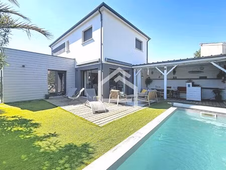 maison moderne de 2018 avec suite parentale et piscine