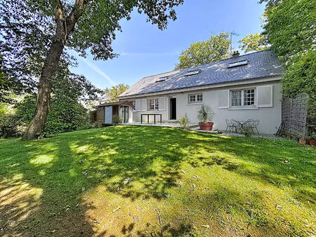 vente maison 7 pièces  175.00m²  avrillé