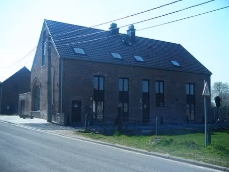 duplex à louer avec terrasse et 2 chambres   graty (vbd65661)