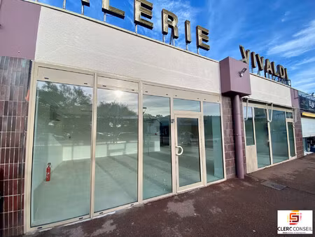 location local commercial 133m² val de reuil 27100