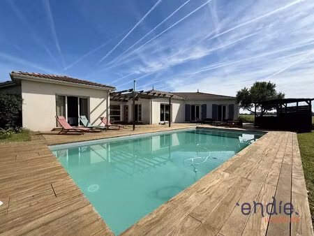 belle maison de 165 m2 familial avec piscine sur un terrain de 1 663m2