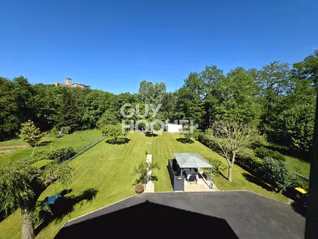 cadre paisible et beaux espaces pour cette maison familiale de 113 m²