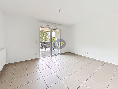anglet  studio avec grande terrasse et parking
