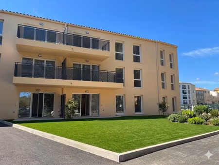 location appartement 3 pièces 68 m² à cogolin (83310)