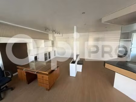 location commerce la rochelle 17000 113m²