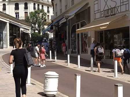 vente local commercial 80m2 biarritz 64200 - - surface privée