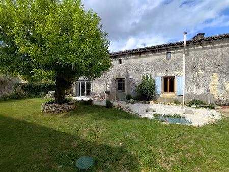 charmante maison de village de 3 chambres avec une maison d'amis d'une chambre