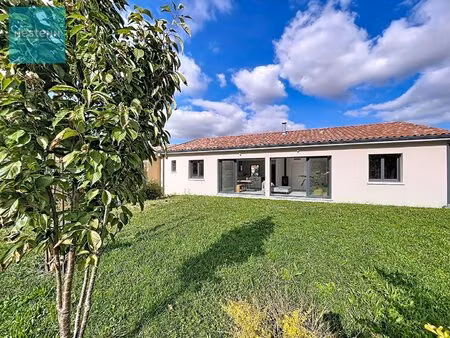 maison contemporaine récente  plain pied à vendre  5 pièces  garage et jardin ...