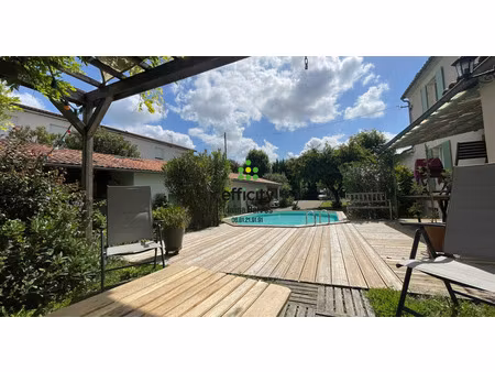 maison 7 pièces - 208 m²